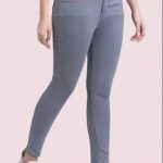 WOMEN_PLAIN_HIGH-WAIST_STRECHABLE_JEANS_image_1.jpg