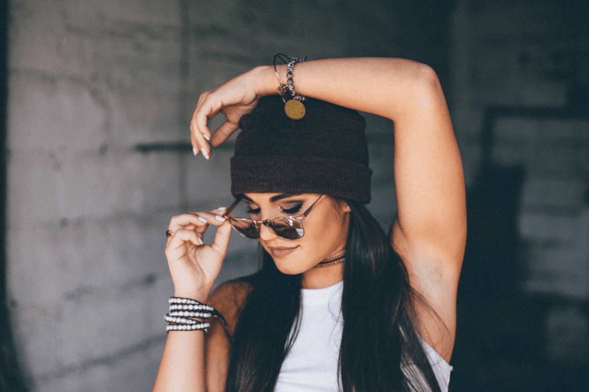 Deconstructing The #OOTD Pose
