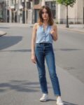 buda_jeans_co_blue_women_lightly_washed_barrel_fit_jeans.jpg