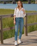 buda_jeans_co_blue_women_lightly_washed_mom_fit_jeans.jpg