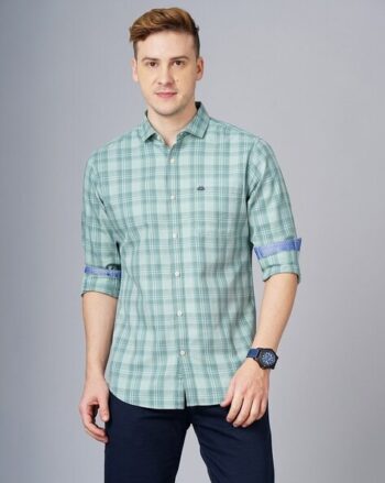 Slim Fit Shirt with Cutaway Collar