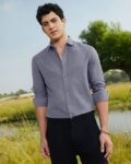 Men Relaxed Fit Shirt with Spread Collar