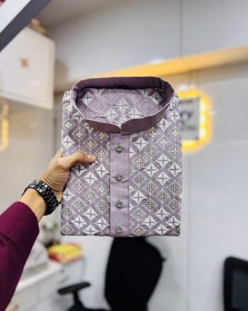 Men Regular Fit Embroidered Kurta