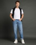 Men Lightly Washed Relaxed Fit Jeans