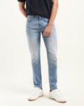levi27s_blue_men_512_lightly_washed_slim_tapered_fit_jeans.jpg
