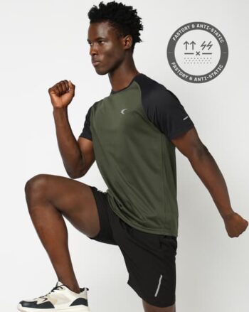 Men Colourblock Regular Fit Crew-Neck T-Shirt
