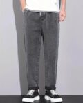 Men Lightly Washed Relaxed Fit Jeans