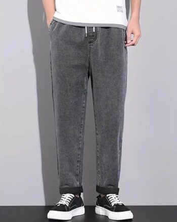 Men Lightly Washed Relaxed Fit Jeans