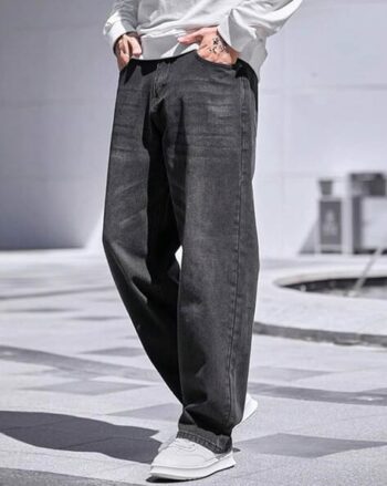 Men Lightly Washed Relaxed Fit Jeans