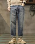 Men Lightly Washed Relaxed Fit Jeans