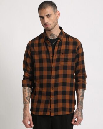 Men Spread Collar Slim Fit Shirt