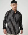 vastrado_black_men_striped_slim_fit_short_kurta.jpg