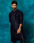 Embellished Kurta with Mandarin-Collar