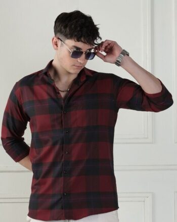 Men Regular Fit Spread Collar Shirt